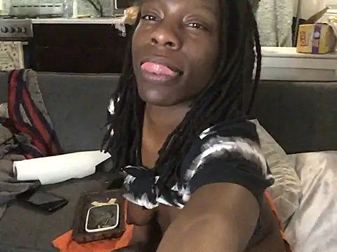 littyleesh1's Webcam Show