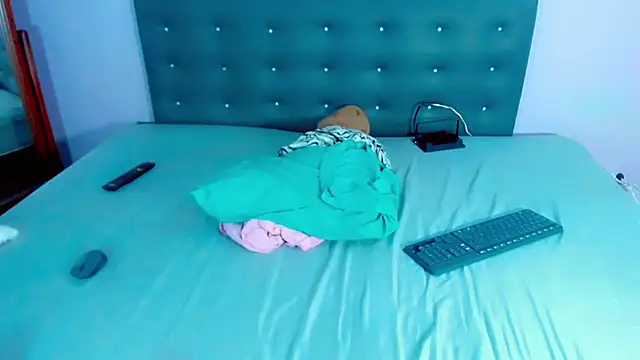 malahya_ Live XXX Chat