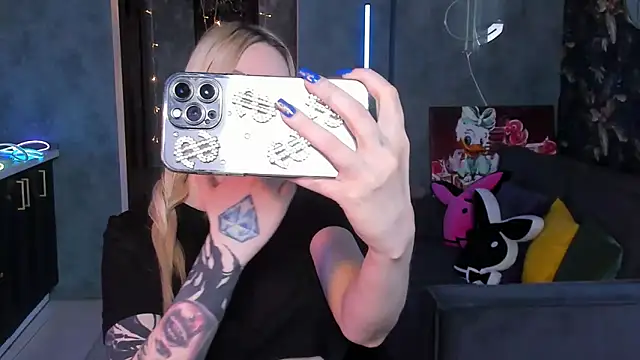 Blckmirrorr's Live XXX Chat