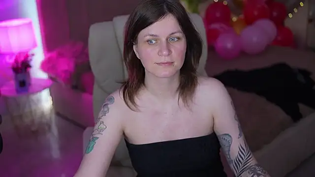 TinaMelt: διαδικτυακό σόου στην κάμερα