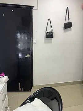 Latin_bigbutt Adlı Modelin Canlı XXX Sohbeti