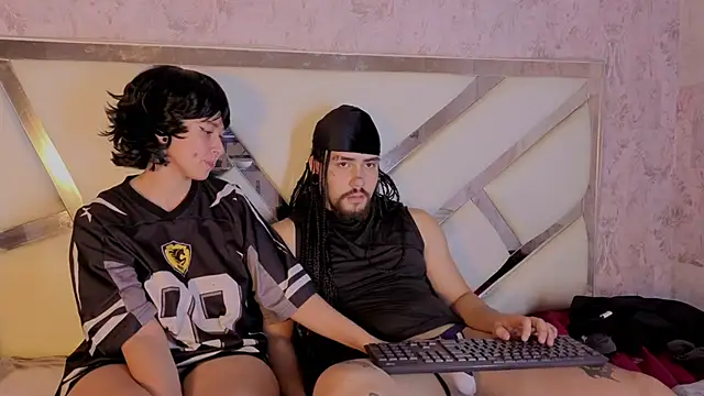 Benny_and_Mark's Live XXX Chat