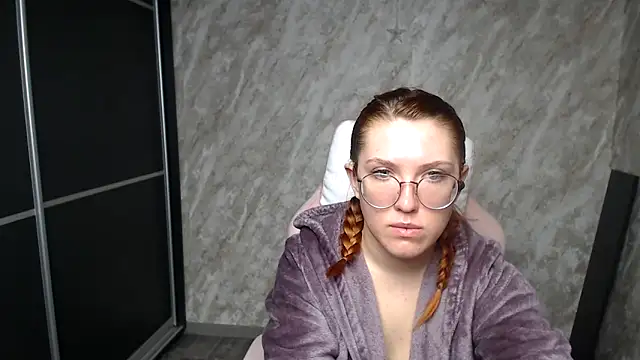 Reginasmilee Chat XXX in diretta