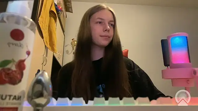 Pokazy przed kamerką – britneylovely