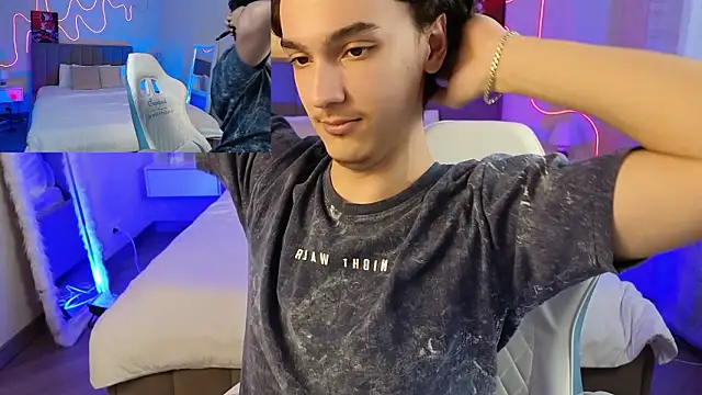 MoonlinSkinn Live XXX Chat