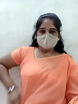 MaaliiiPonuTamil Show in webcam