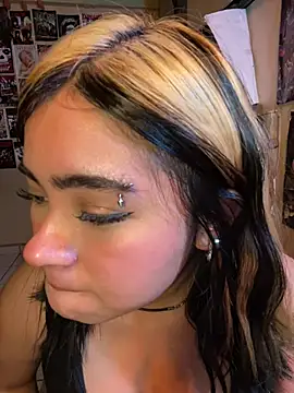 pinkybombon Adlı Modelin Canlı XXX Sohbeti