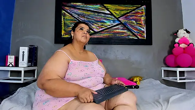 Chat XXX en directo de Charlotte_curvy_