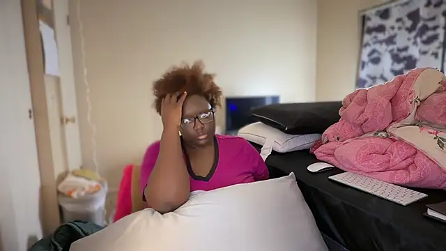 Yagurl___west élő XXX-chatje