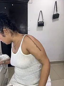 Latin_bigbutt Chat XXX in diretta