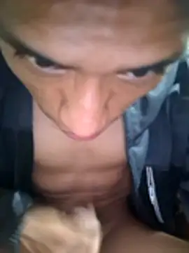 Jerryhottt: διαδικτυακό σόου στην κάμερα