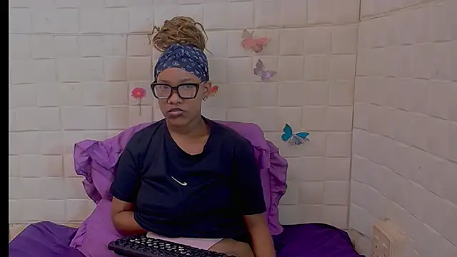 EroticSexyPrada élő XXX-chatje