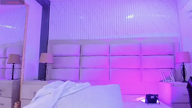 ManuelaEvans_ Adlı Modelin Canlı XXX Sohbeti