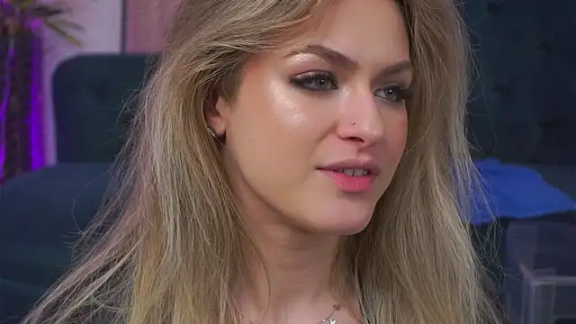 NayaQuinn Webcam show