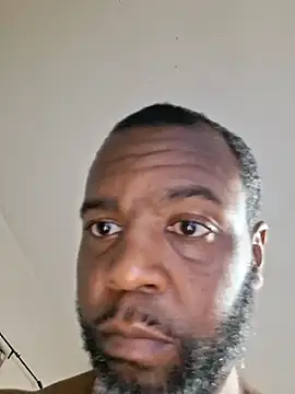 Karifrye: διαδικτυακό σόου στην κάμερα