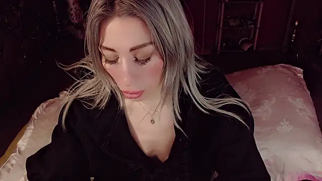 AnnieGOld_ élő XXX-chatje