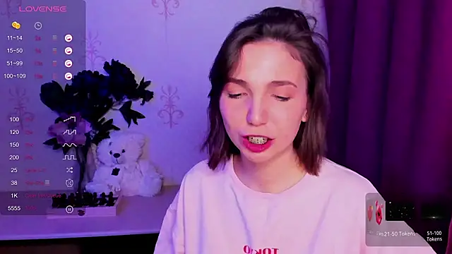 Онлайн чат XXX KindHazelHere_