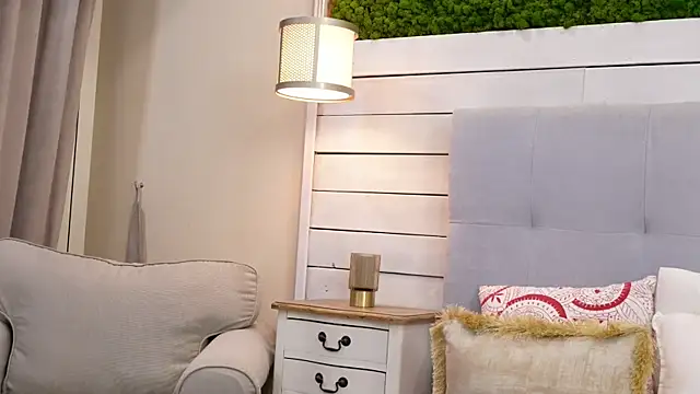 Chat +18 de IsabellaMysty ao vivo