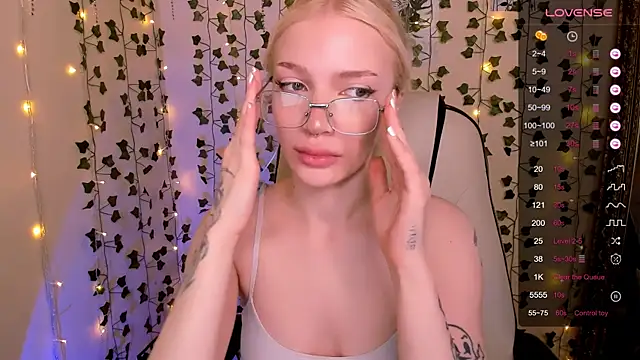 AnyaTaylor_: απευθείας συνομιλία ΧΧΧ