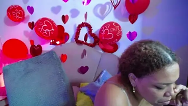 horny_babyss Adlı Modelin Canlı XXX Sohbeti