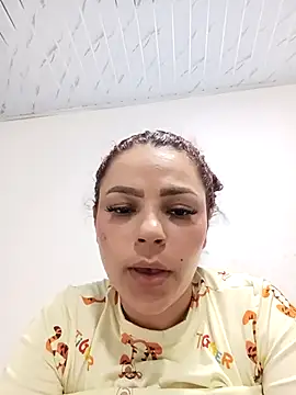 Mommy-Hot Adlı Modelin Canlı XXX Sohbeti