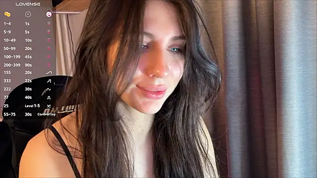 lunawho Show in webcam