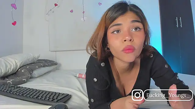 XXX chat uživo modela _FuckingYoungs_