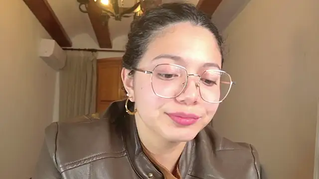 SelenaBlumX 即時 XXX 聊天