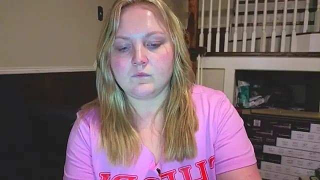 PhatAssBlond 现场XXX聊天