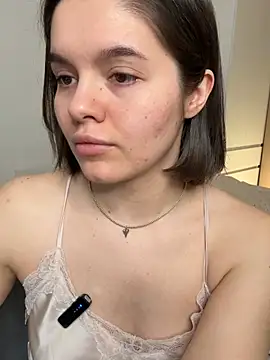 Xo_Laura 现场XXX聊天