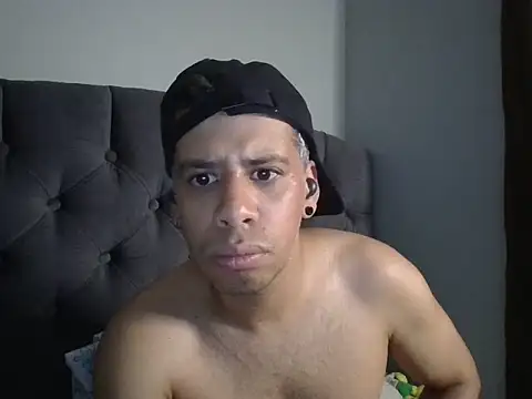 WILD_BIGCOCK35 Webcam Show