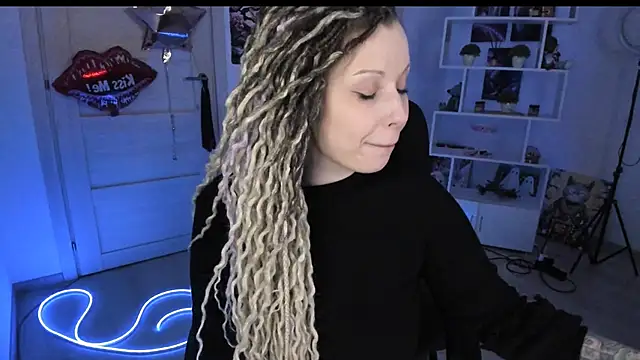 Chatroom XXX en direct de HoneySallyMoore