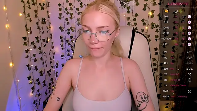 AnyaTaylor_ Live XXX-Chat