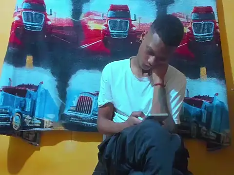 aunstin_farid1 Adlı Modelin Canlı XXX Sohbeti