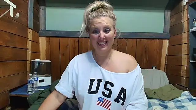 Chat +18 de lisaxlovexxx ao vivo