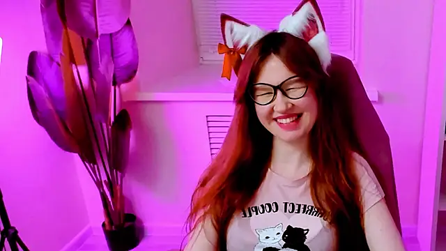 CarolGiggly: онлайн-секс-чат