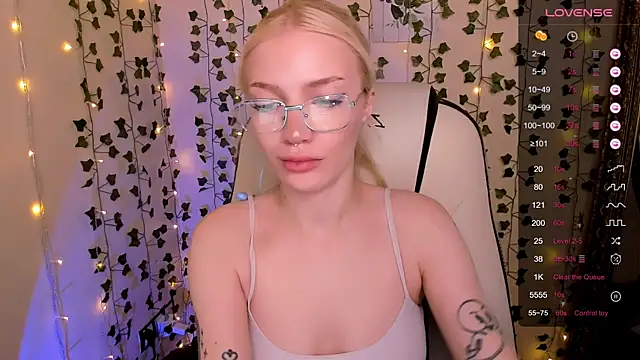 Chatroom XXX en direct de AnyaTaylor_