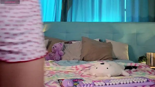 Aurora_Bennet: онлайн-секс-чат