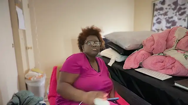 Yagurl___west Adlı Modelin Canlı XXX Sohbeti