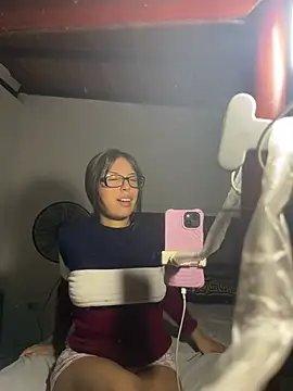 Kitty20205 Show in webcam