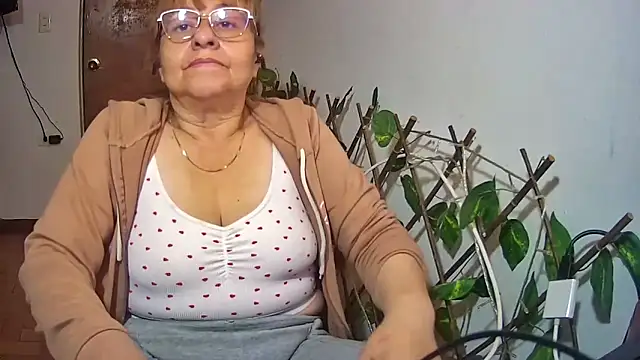 nicoltatiana_ élő XXX-chatje