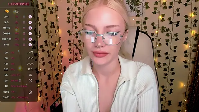 Chat XXX en directo de AnyaTaylor_