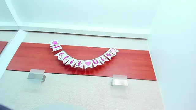 allice_green Adlı Modelin Canlı XXX Sohbeti