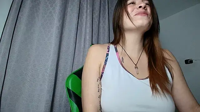 ImSophieFox Chat XXX in diretta