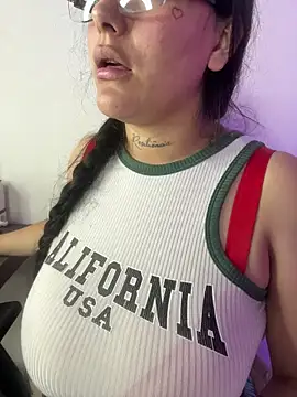 Miia__Taylorのウェブカメラショー