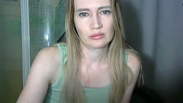 XXX chat uživo modela JessFoxxx