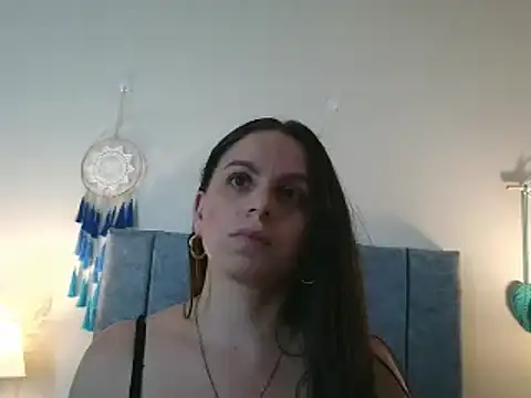 Chat +18 de NatalyGuzman26 ao vivo