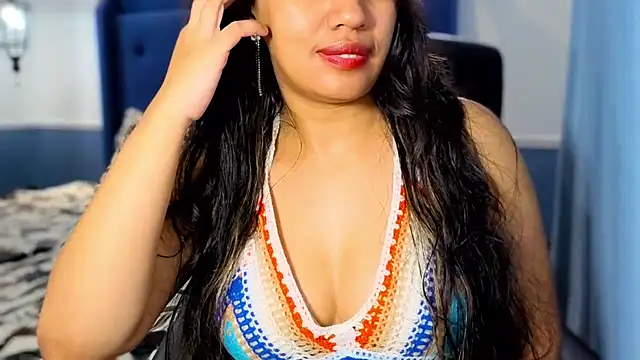 Chat +18 de FannyXhot ao vivo