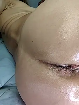 Chat XXX en directo de estrella_tasty