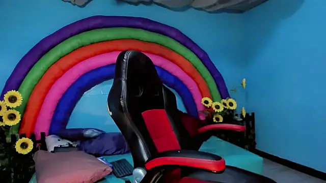 Show modela Karlaa_Hernandez_ na web-kameri